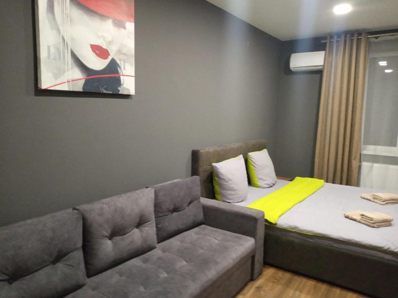 Apartment Yes 41 Uzjhorod Exteriör bild
